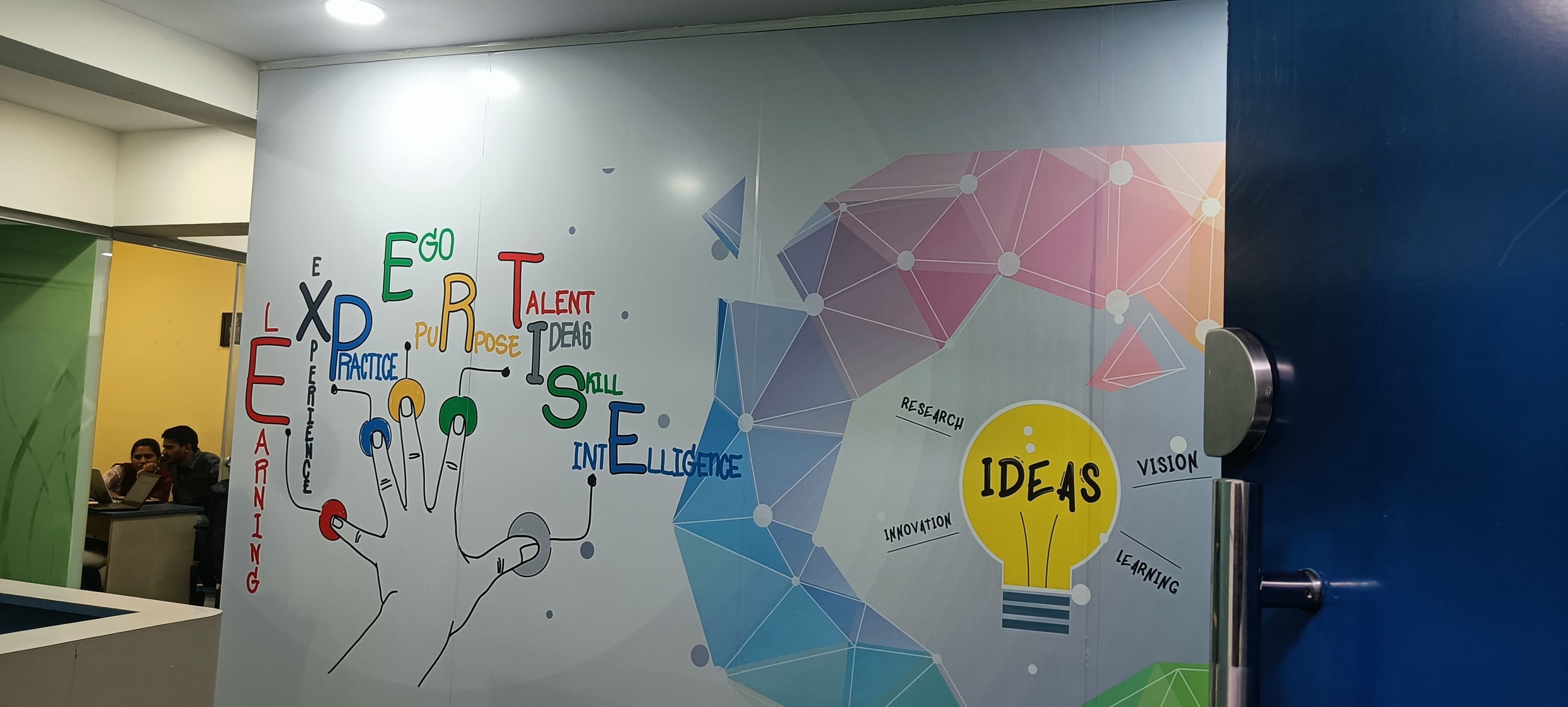 Expertise & ideas wall in the Slashnsap office